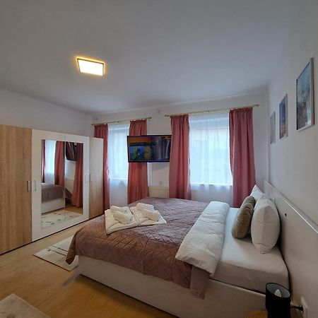 Studio With Free Parking In The Center - Deliamo 3 Сібіу Екстер'єр фото