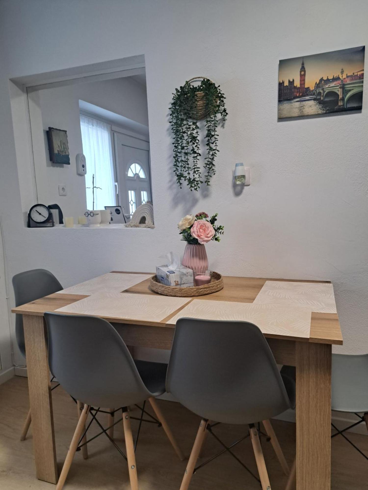 Studio With Free Parking In The Center - Deliamo 3 Сібіу Екстер'єр фото